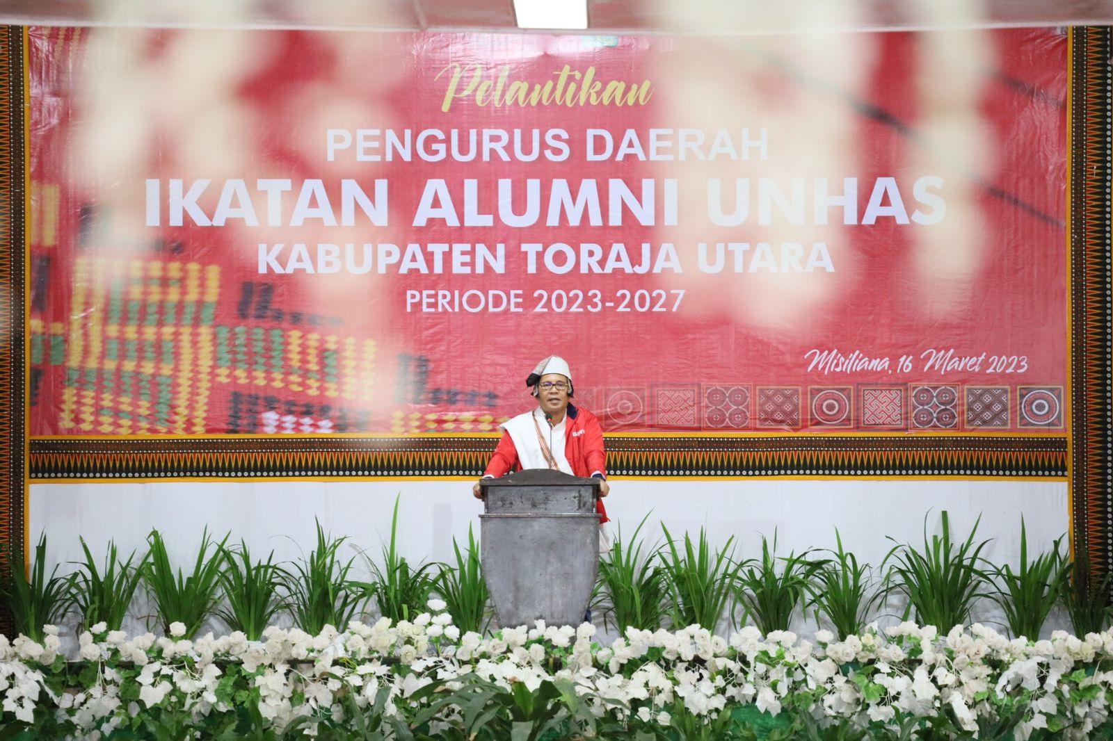 Lantik Wabup Tator dan Torut Jadi Ketua IKA Unhas, Danny Tekankan Pentingkan Kiprah Alumni Berkontribusi ke Masyarakat